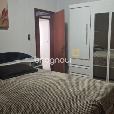 Casa com 95m², 4 quartos (sendo 1 suíte), 1 garagem, no bairro Centro em Florianópolis