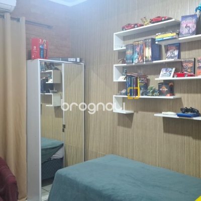 Casa com 95m², 4 quartos (sendo 1 suíte), 1 garagem, no bairro Centro em Florianópolis