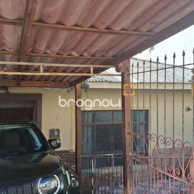 Casa com 95m², 4 quartos (sendo 1 suíte), 1 garagem, no bairro Centro em Florianópolis