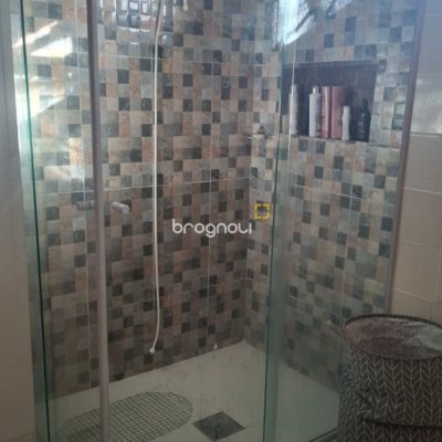 Casa com 95m², 4 quartos (sendo 1 suíte), 1 garagem, no bairro Centro em Florianópolis