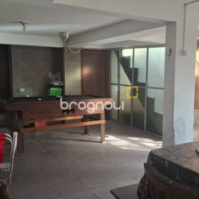 Casa com 95m², 4 quartos (sendo 1 suíte), 1 garagem, no bairro Centro em Florianópolis