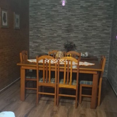 Casa com 95m², 4 quartos (sendo 1 suíte), 1 garagem, no bairro Centro em Florianópolis