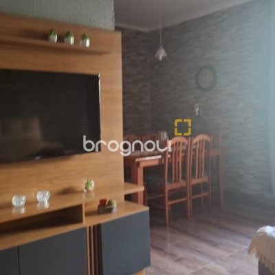 Casa com 95m², 4 quartos (sendo 1 suíte), 1 garagem, no bairro Centro em Florianópolis
