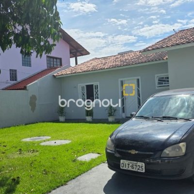 Casa com 101m², 3 quartos (sendo 1 suíte), 4 garagens, no bairro Carianos em Florianópolis