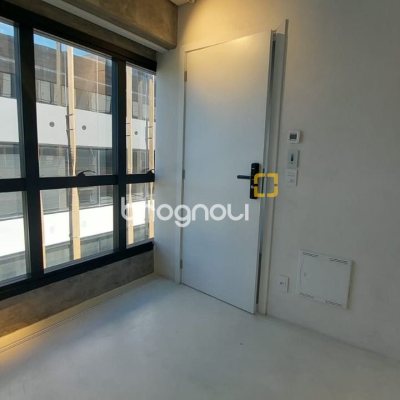 Sala com 136m², 1 garagem, no bairro Campeche em Florianópolis