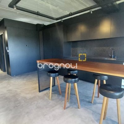Sala com 136m², 1 garagem, no bairro Campeche em Florianópolis