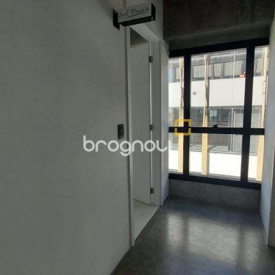 Sala com 136m², 1 garagem, no bairro Campeche em Florianópolis