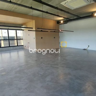 Sala com 136m², 1 garagem, no bairro Campeche em Florianópolis