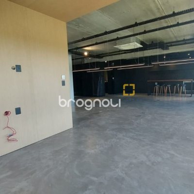 Sala com 136m², 1 garagem, no bairro Campeche em Florianópolis