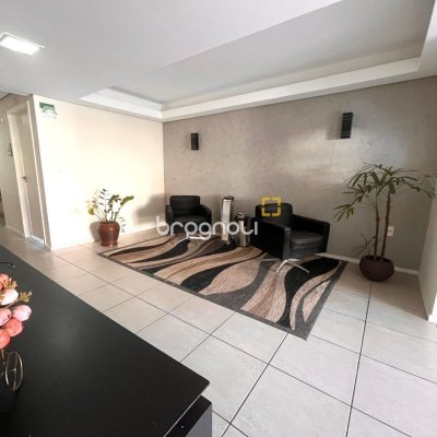 Apartamento com 57m², 2 quartos, 1 garagem, no bairro Barreiros em São José