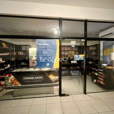 Apartamento com 57m², 2 quartos, 1 garagem, no bairro Barreiros em São José