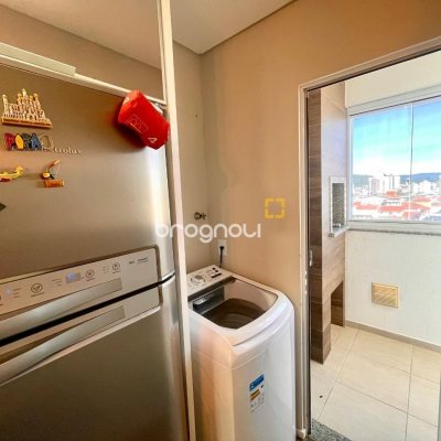 Apartamento com 57m², 2 quartos, 1 garagem, no bairro Barreiros em São José