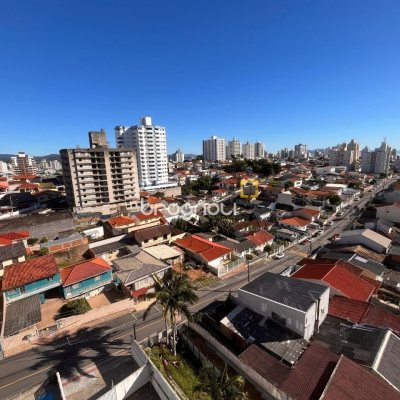 Apartamento com 57m², 2 quartos, 1 garagem, no bairro Barreiros em São José