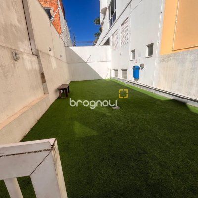 Apartamento com 57m², 2 quartos, 1 garagem, no bairro Barreiros em São José