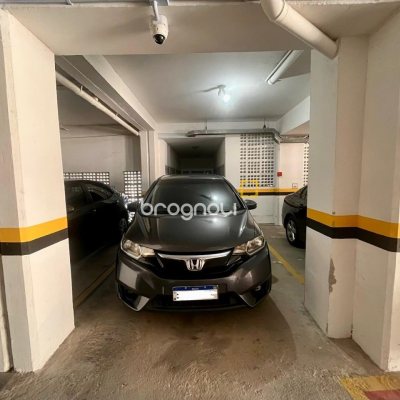 Apartamento com 57m², 2 quartos, 1 garagem, no bairro Barreiros em São José