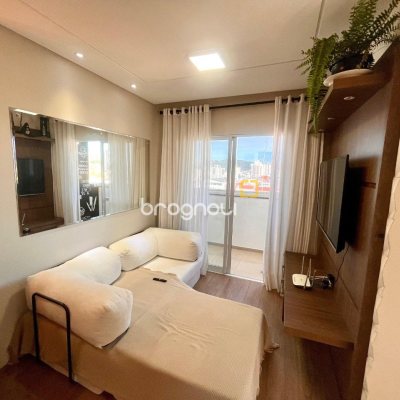 Apartamento com 57m², 2 quartos, 1 garagem, no bairro Barreiros em São José
