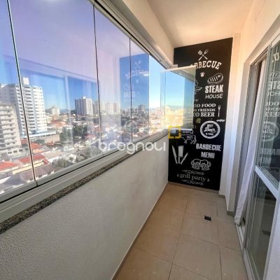 Apartamento com 57m², 2 quartos, 1 garagem, no bairro Barreiros em São José