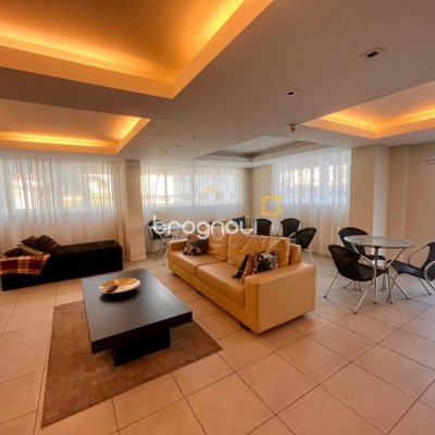 Apartamento com 57m², 2 quartos, 1 garagem, no bairro Barreiros em São José