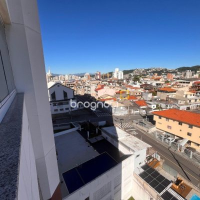 Apartamento com 57m², 2 quartos, 1 garagem, no bairro Barreiros em São José