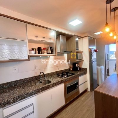 Apartamento com 57m², 2 quartos, 1 garagem, no bairro Barreiros em São José