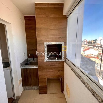 Apartamento com 57m², 2 quartos, 1 garagem, no bairro Barreiros em São José