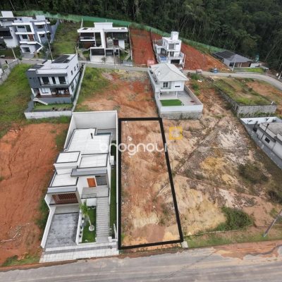 Terreno com 360m², no bairro Campinas em São José