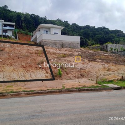 Terreno com 360m², no bairro Campinas em São José