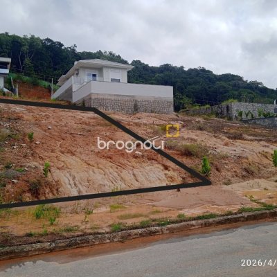 Terreno com 360m², no bairro Campinas em São José