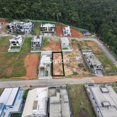 Terreno com 360m², no bairro Campinas em São José