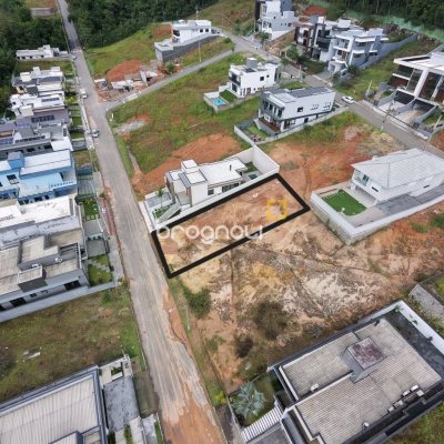 Terreno com 360m², no bairro Campinas em São José