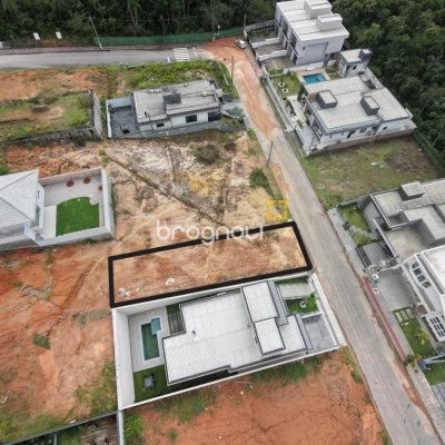 Terreno com 360m², no bairro Campinas em São José