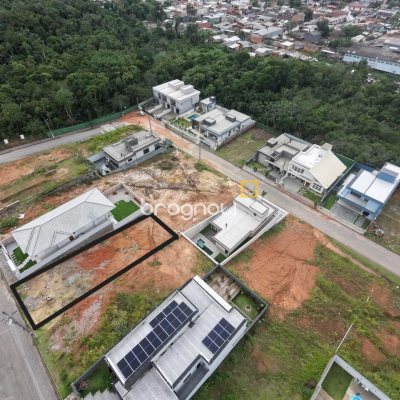 Terreno com 360m², no bairro Campinas em São José