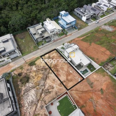 Terreno com 360m², no bairro Campinas em São José
