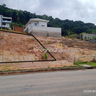 Terreno com 360m², no bairro Campinas em São José