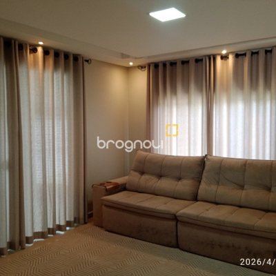 Casa com 194m², 3 quartos (sendo 1 suíte), 3 garagens, no bairro Barra do Aririú em Palhoça