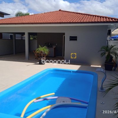 Casa com 194m², 3 quartos (sendo 1 suíte), 3 garagens, no bairro Barra do Aririú em Palhoça