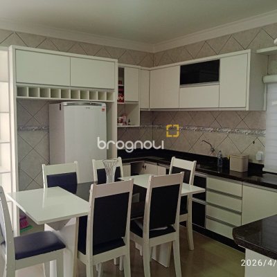Casa com 194m², 3 quartos (sendo 1 suíte), 3 garagens, no bairro Barra do Aririú em Palhoça