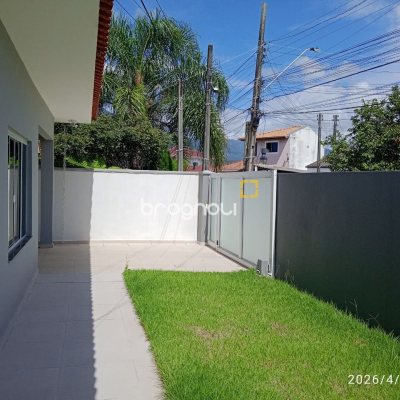 Casa com 194m², 3 quartos (sendo 1 suíte), 3 garagens, no bairro Barra do Aririú em Palhoça
