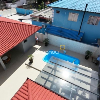 Casa com 194m², 3 quartos (sendo 1 suíte), 3 garagens, no bairro Barra do Aririú em Palhoça