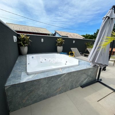 Casa com 278m², 5 quartos (sendo 2 suítes), 4 garagens, no bairro Campeche em Florianópolis