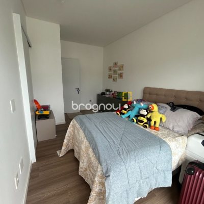 Casa com 278m², 5 quartos (sendo 2 suítes), 4 garagens, no bairro Campeche em Florianópolis