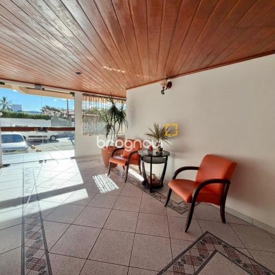Apartamento com 49m², 1 quarto, 1 garagem, no bairro Jurerê em Florianópolis