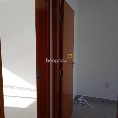 Casa com 72m², 2 quartos (sendo 2 suítes), 1 garagem, no bairro Areias em São José