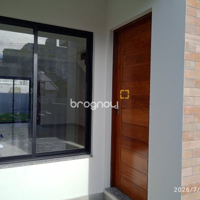 Casa com 72m², 2 quartos (sendo 2 suítes), 1 garagem, no bairro Areias em São José