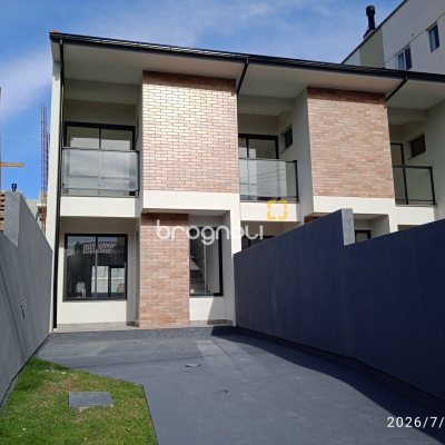Casa com 72m², 2 quartos (sendo 2 suítes), 1 garagem, no bairro Areias em São José