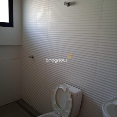 Casa com 72m², 2 quartos (sendo 2 suítes), 1 garagem, no bairro Areias em São José