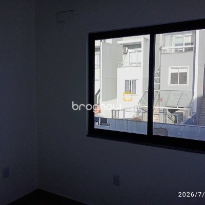Casa com 72m², 2 quartos (sendo 2 suítes), 1 garagem, no bairro Areias em São José