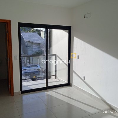 Casa com 72m², 2 quartos (sendo 2 suítes), 1 garagem, no bairro Areias em São José