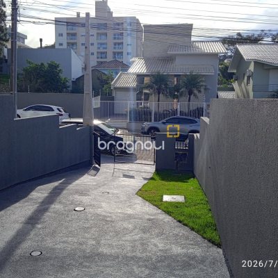 Casa com 72m², 2 quartos (sendo 2 suítes), 1 garagem, no bairro Areias em São José