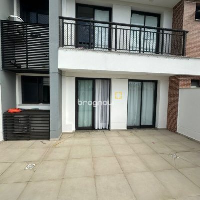 Apartamento com 71m², 1 quarto, 1 garagem, no bairro Carvoeira em Florianópolis